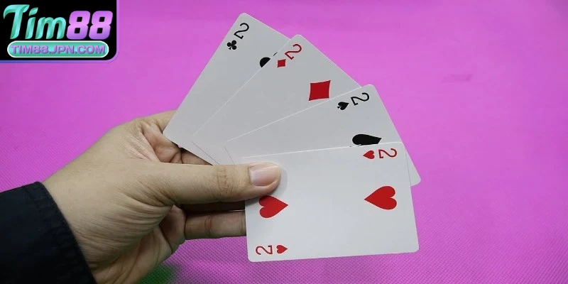 Bài tú lơ khơ là một thuật ngữ phổ biến, được áp dụng trong nhiều trò chơi bài