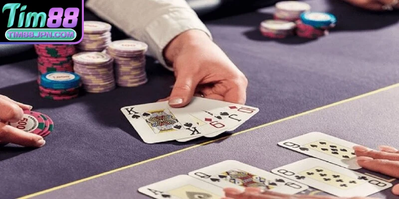 Tương tự như các game bài khác, Catte sử dụng bộ bài tây 52 lá